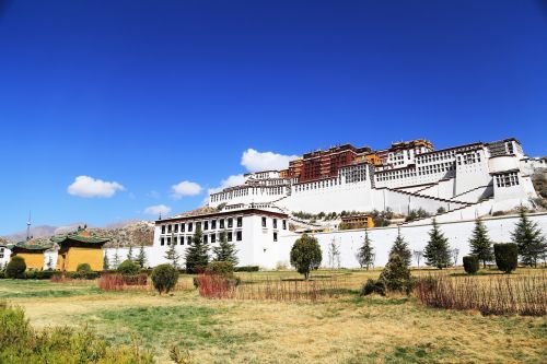 the potala palace lhasa tibet