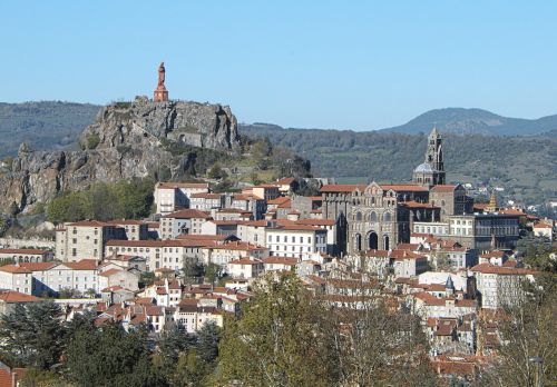 the puy in velay auvergne panorama