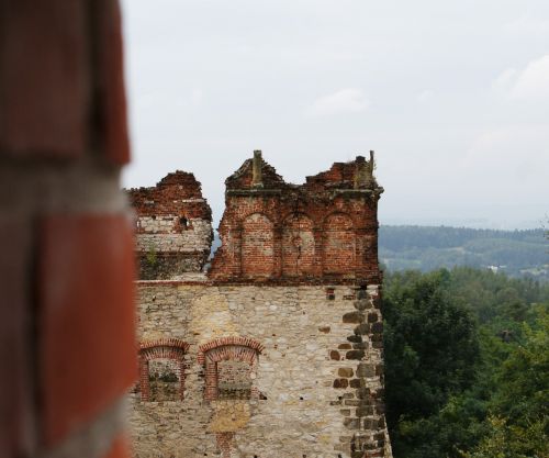 the ruins of the castle view