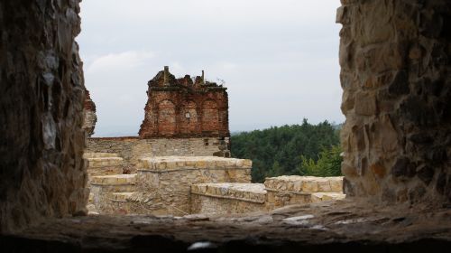 the ruins of the castle view