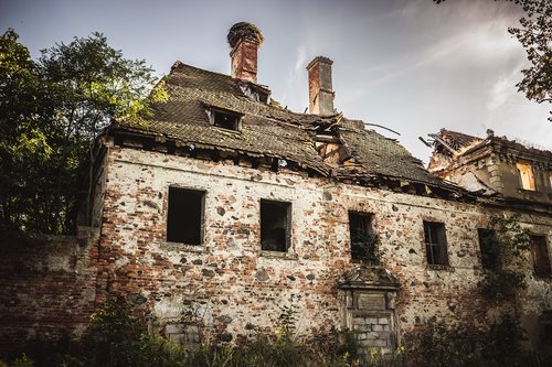 the ruins of the  the palace  architecture