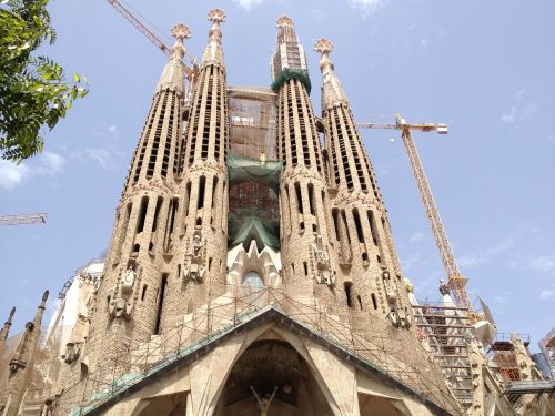 the sagrada familia church shakers