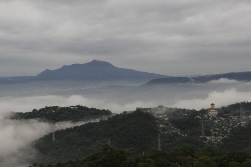 the scenery mountain fog