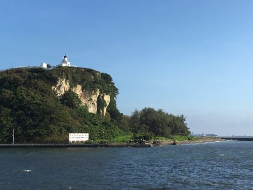 the sea cliff cat nose