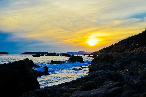 the sea at dusk reef