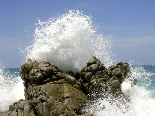 the sea wave rock