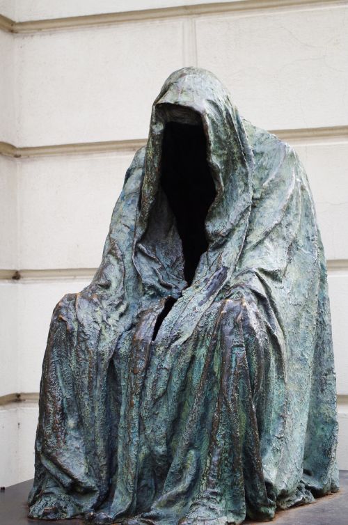 the statue of prague garnish