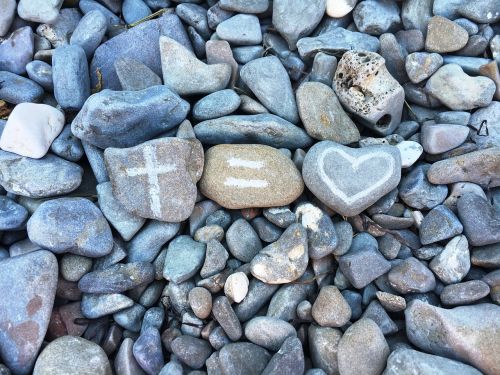 the stones cross heart