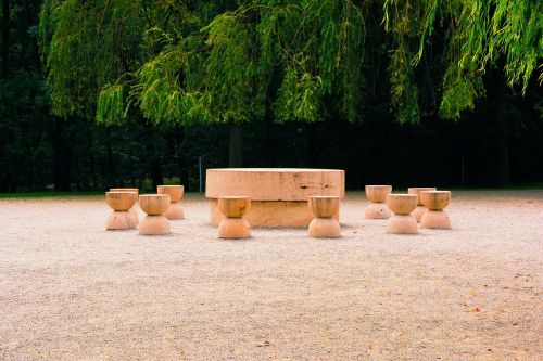 the table of silence monument brancusi