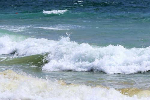 the waves piana sea