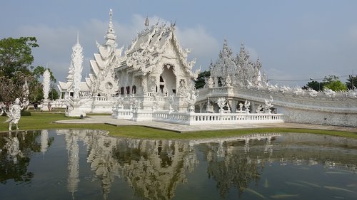 the white temple  chiang rai  thailand