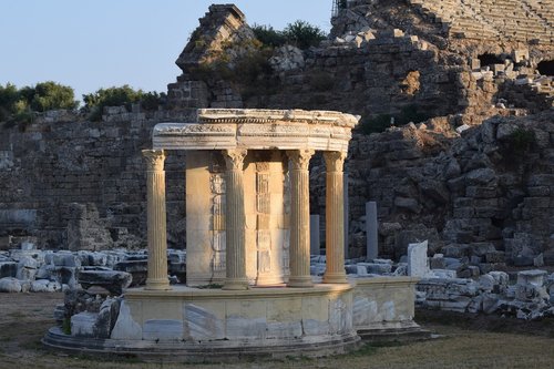 theatre  columns  ancient times