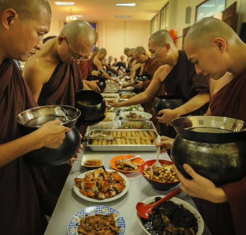 theravada buddhism monks having lunch monks and alms food
