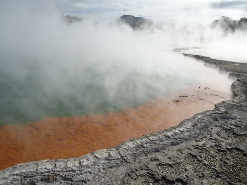 thermal water wai-o-tapu volcanic lake