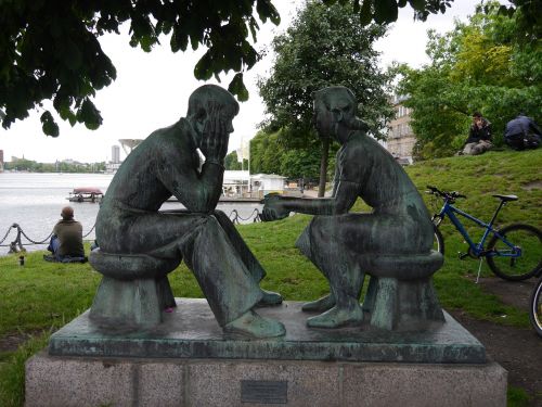 thinking statue sitting statue