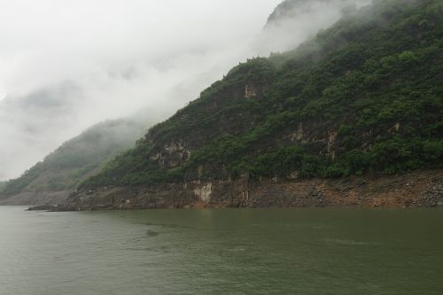 three gorges dam misty peaceful