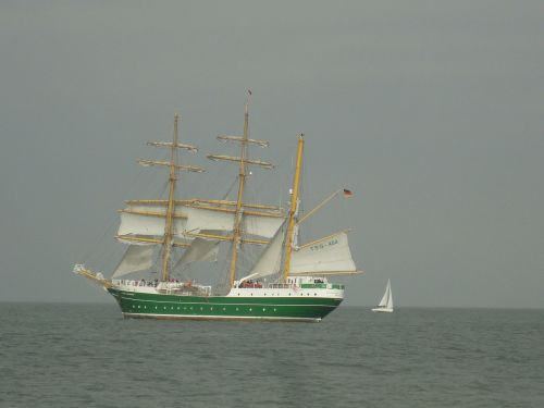 three masted sailing vessel ocean