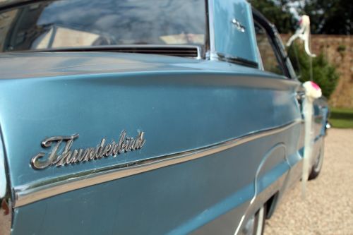 thunderbird oldtimer wedding car