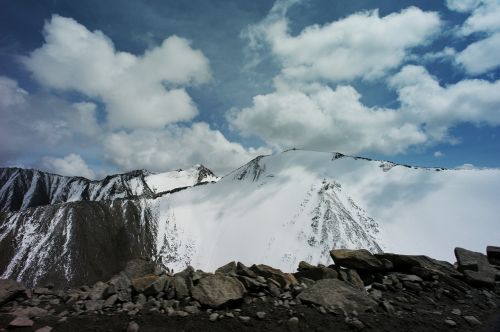 tianshan snow mountain cold