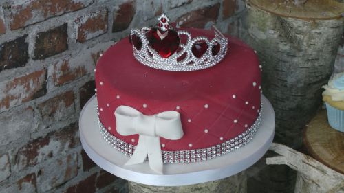 Tiara Sweet Cake