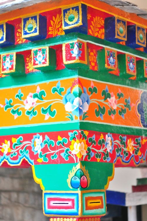 tibet art pillar