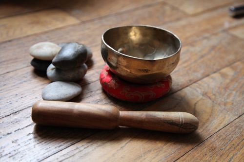 tibetan bowl meditation pebble