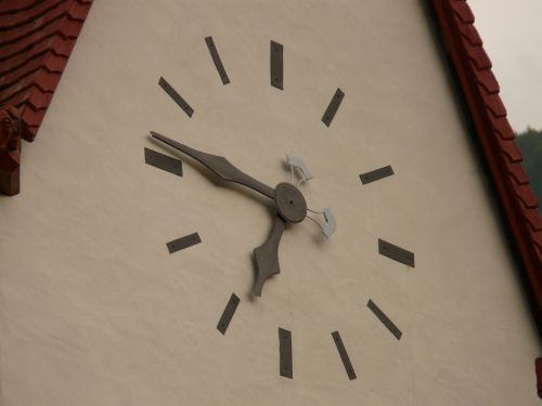 time of church clock clock
