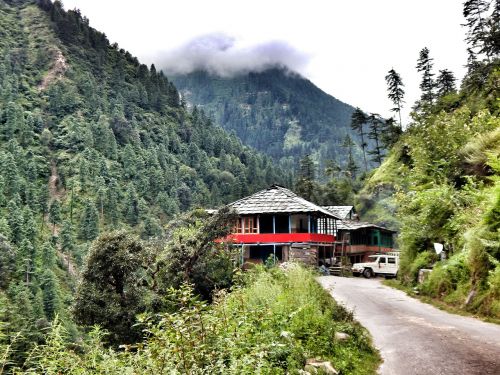 tirthan valley great himalayan national park himachal pradesh
