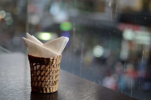 tissue paper rain common