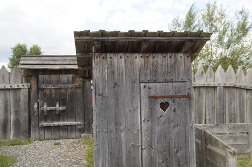 toilet klo cottage outhouse