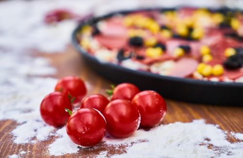 tomato flour pizza