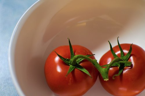 tomato  bowl  red