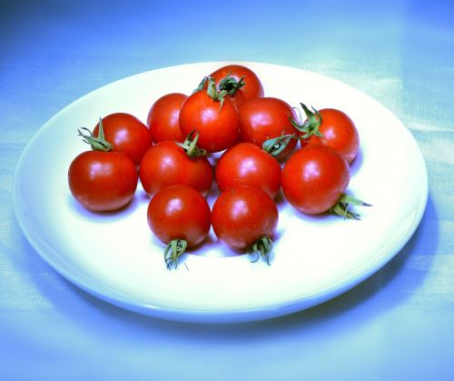 tomato red dish