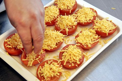 tomatoes gratin cheese