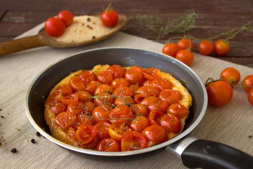 tomatoes puff pastry tarte