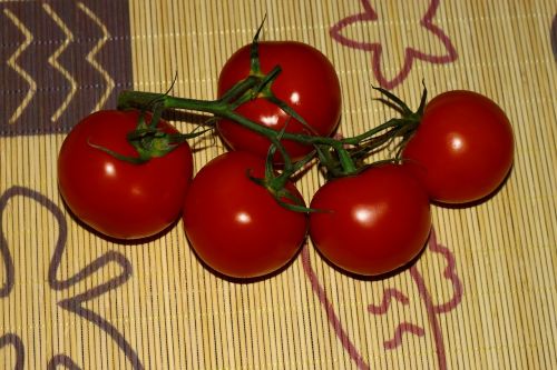 tomatoes vegetables eating