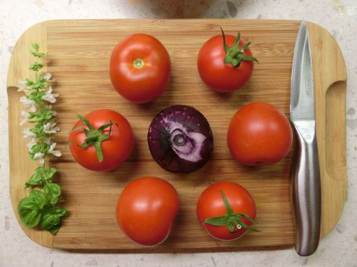 tomatoes onion knife