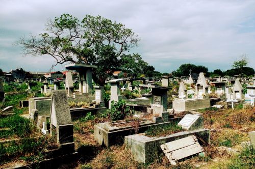 tomb cemetery graveyard