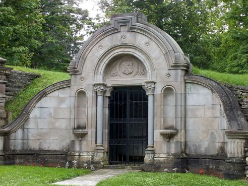 tomb catacomb cemetery
