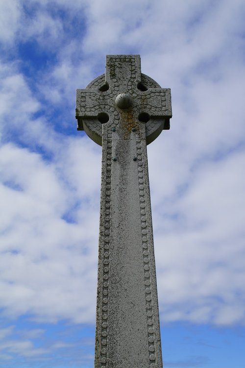 tombstone  cross  sky