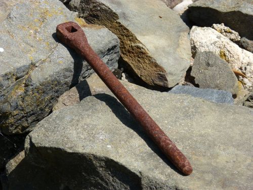 tool rusty key