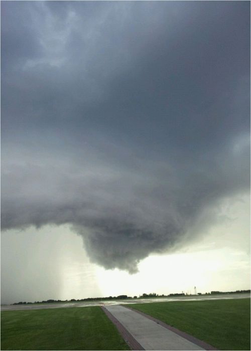 tornado funnel cloud forming