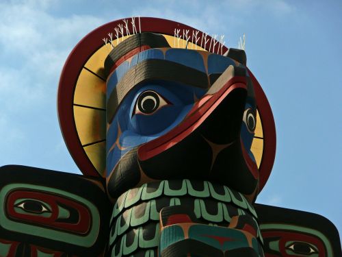 totem head wooden