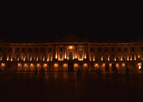toulouse  capitol  pink city