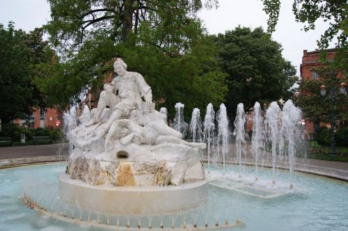 toulouse france fountain