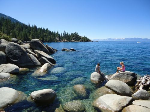 tourist bolders lake tahoe