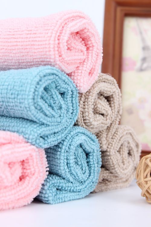 towel stack of towels box