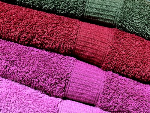 towels pink red