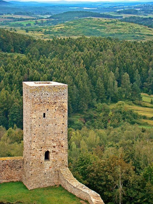 chęciny castle tower walls