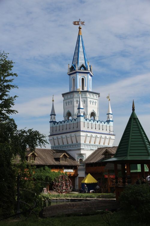 tower the izmailovo kremlin fortress